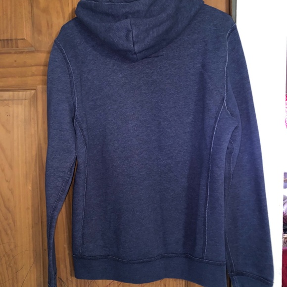 ᴀʙᴇʀᴄʀᴏᴍʙɪᴇ & ꜰɪᴛᴄʜ ʜᴏᴏᴅᴇᴅ ꜱᴡᴇᴀᴛꜱʜɪʀᴛ - Picture 3 of 7